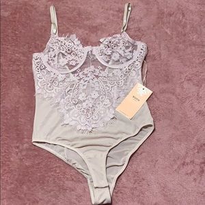 Lauras bitoque bodysuits